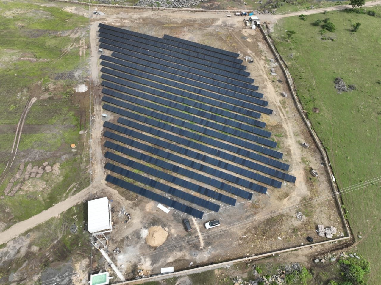 700 kW ground-mounted solar installation at Jamvadi, Bhavnagar district, Gujarat